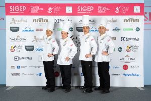 Si vedono i 4 componenti della squadra giapponese