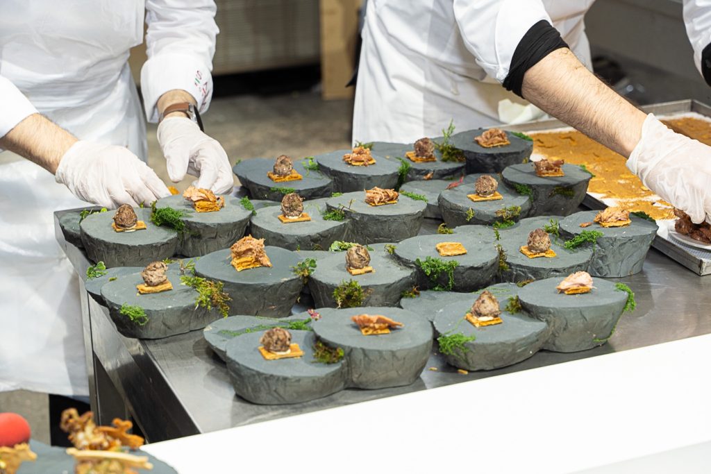 Si vedono delle monoporzioni in gara